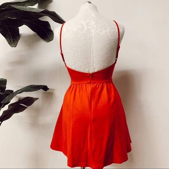 Lulu’s Backless Mini Dress - Picture 4 of 6